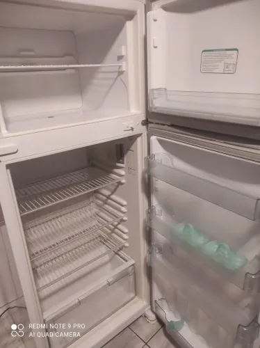 Vendo geladeira funcionando perfeitamente retirar em são José poteca