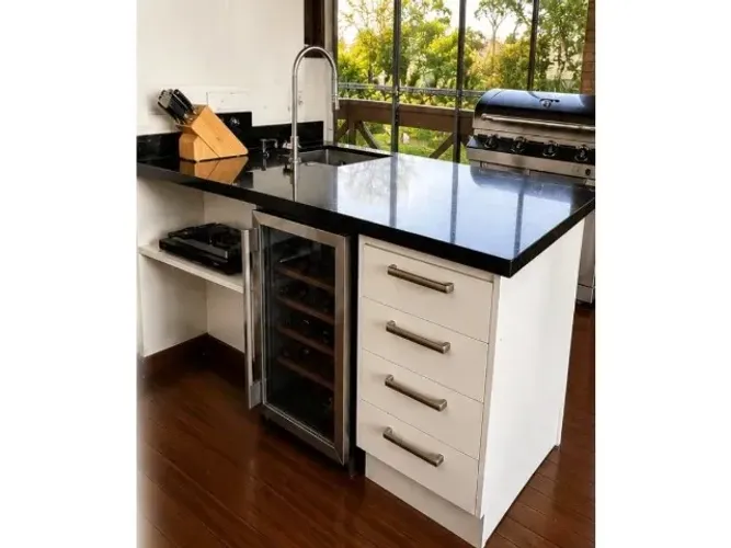 Ilha Gourmet Kitchens ? 1,86m x 1,00m ? Granito São Gabriel