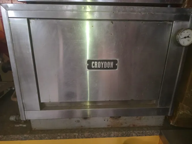 Forno a gás Croydon usado em inox.