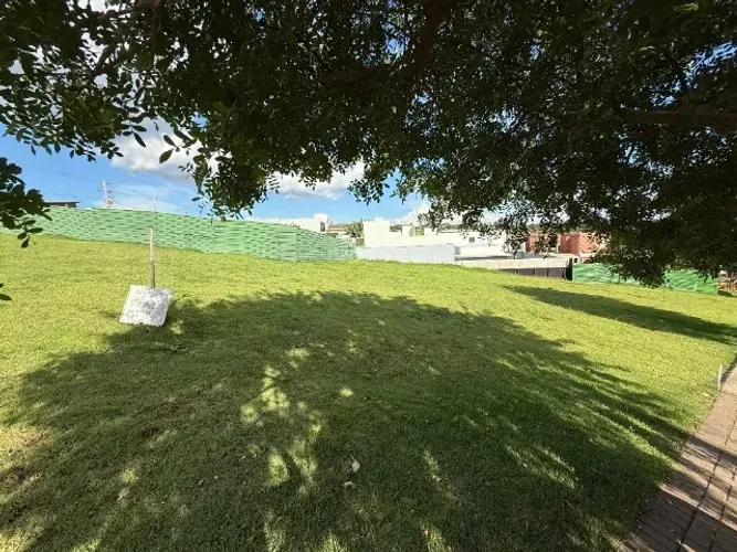 Terreno 412m² no Condomínio Residencial Hayashi - Maringá/PR