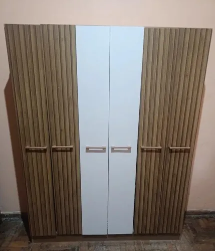Guarda Roupa Solteiro 6 Portas 2 Gavetas usado