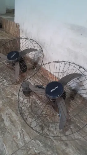 2 ventiladores de paredes excelentes