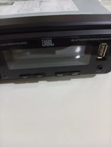 Som JBL automotivo 