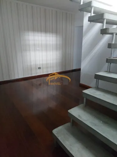 Casa para locação no Centro de Osasco: 3 quartos, 1 sala, 2 banheiros, 2 vagas de garagem