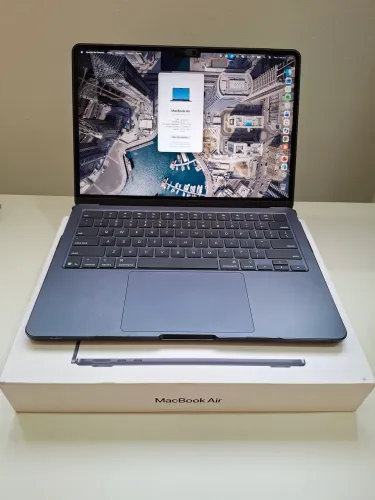 Macbook Air M4 13" 16GB de RAM e 256GB HD