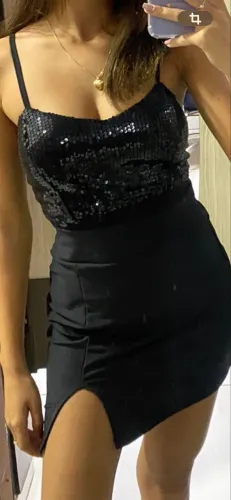 Cropped preto de paetê ?