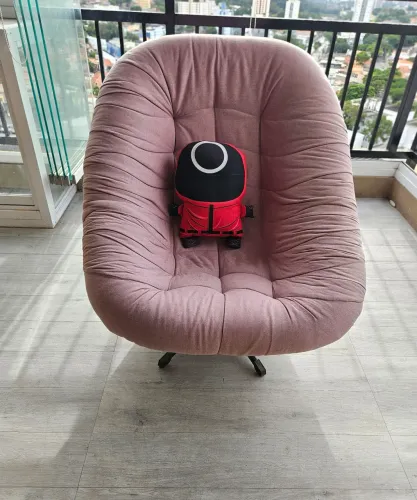 Poltrona Linho Rosé | Pés Base giratória com balanço em aço carbono preto