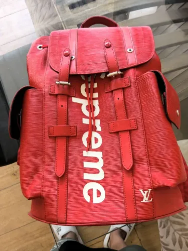 Mochila Louis Vuitton Supreme