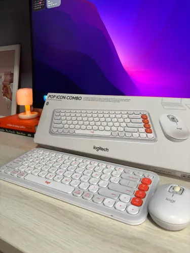 Combo Teclado e mouse sem fio Logitech Pop Icon Branco
