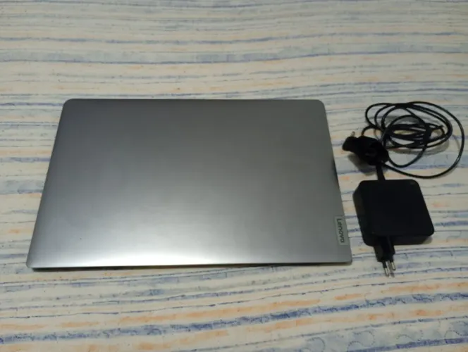 Facebook Lenovo ideopad 3i 