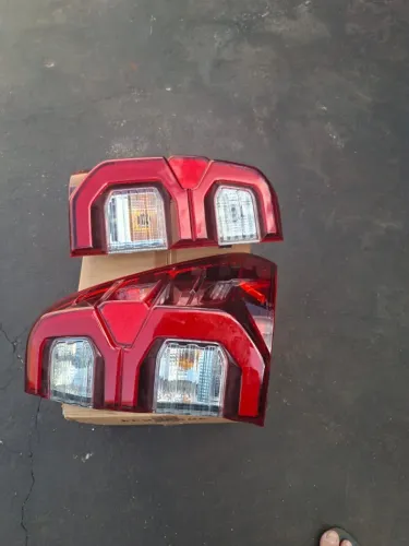 faróis e lanternas HILUX SRX