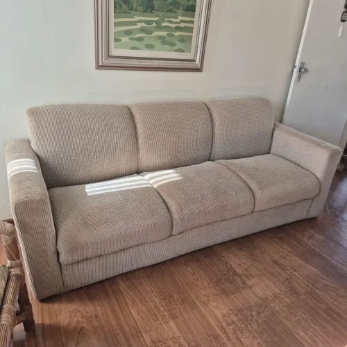 Sofa confortável 3 lugares