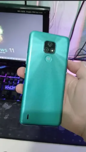 Moto G E7 Semi novo