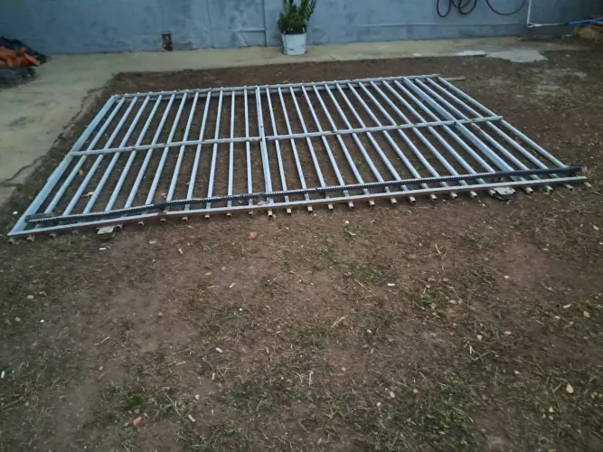 Vendo portão usado