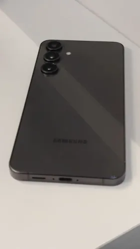 Samsung Galaxy S24 FE 256GB - Estado de Novo