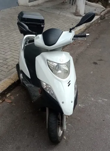 Suzuki Burgman 125i 2014