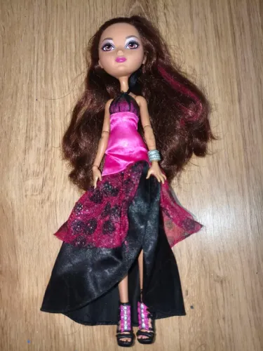Boneca Briar Beauty Ever After High