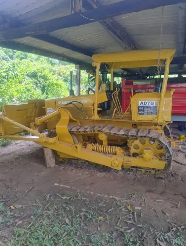 Trator AD7B motor MWM 6 cilindros ano 1995