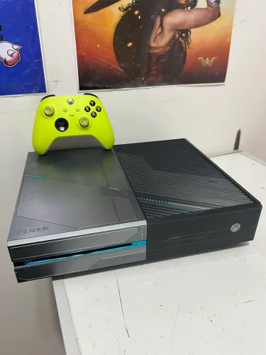 X box one Halo edition