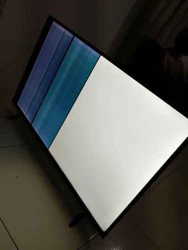 TV TCL 43'' COM DEFEITO