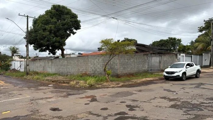 Lote à venda, 440 m quadrados, próximo ao anel viário e jardins Madri.