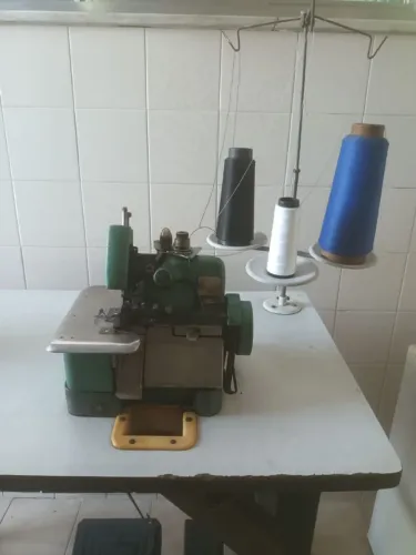 Máquina overloque