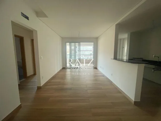 3 dormitórios, sendo 1 suíte Sala de estar e jantar integradas Varanda gourmet Cozinha int