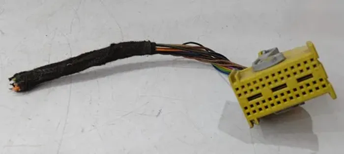 Conector Chicote Mercedes C300 E300 2017 2018 A0525457826