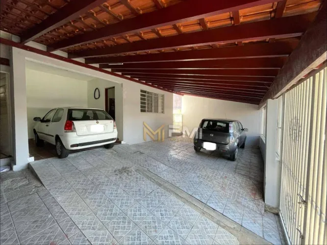 Casa com 3 dormitórios à venda, 242 m² - Avenida Anhanguera, Vila Real Continuaçao - Horto