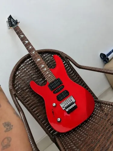 Guitarra memphis vermelha 