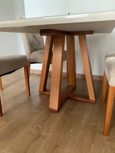 Mesa de Jantar 1,40 x 0,90 e 6 cadeiras