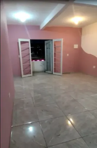 Sala comercial no Jd. Casa Grande, zona Sul de Sao Paulo - 1º andar