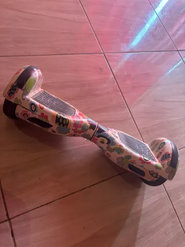 Vendo Hoverboard infantil ? Usado, funcionando normalmente e muito bem cuidado.