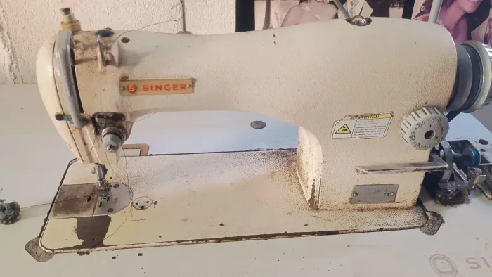 Máquina de Costura Industrial -Singer