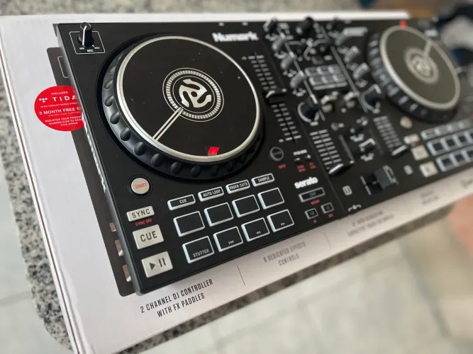 Controladora DJ Numark Mixtrack Pro FX