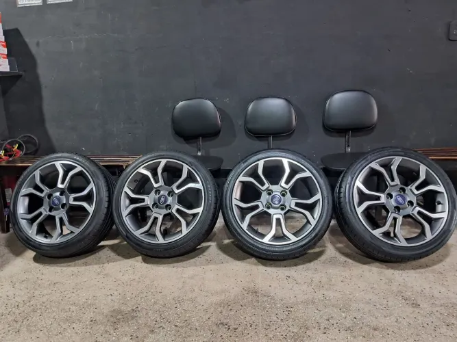 Pneus e rodas aro 17 para linhas Ford e Peugeot !!