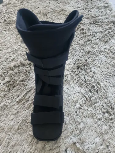 Bota e muleta Ortopédica