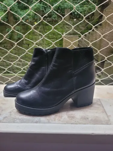 Bota Arezzo