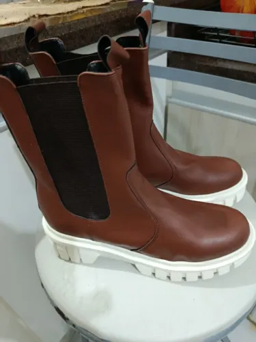 Coturno Chelsea feminino Daring Girl Marron/Offwhite