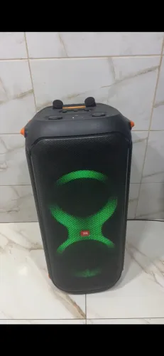JBL com 2 microfones ?