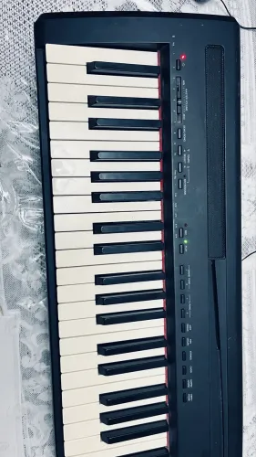 Piano digital yamaha P95