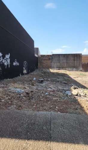 Terreno em Ibitinga, excelente localização, em frente à uma praça linda Jd Terra Branca