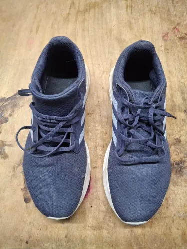Tênis Adidas 43