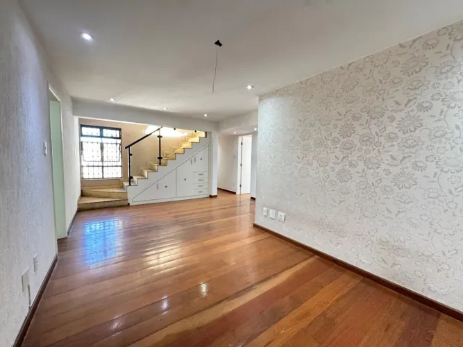 Cobertura com 4 quartos (2 suítes) à venda, 378 m² por R$ 1.590.000 - Centro - Juiz de For