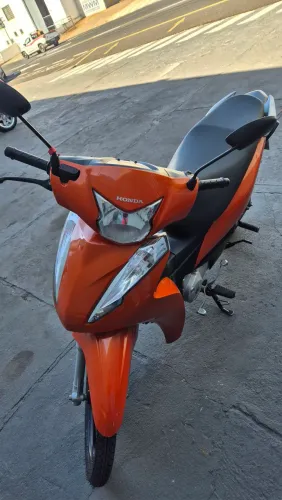 Honda Biz - laranja perolizada