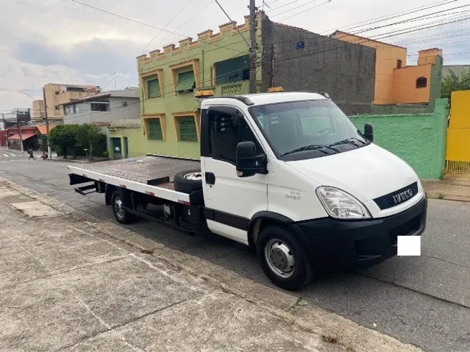 Iveco 35s14 com Plataforma Guincho 2018