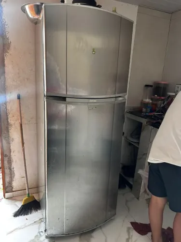 Vendo essa geladeira Consul duplex Frost Free gelo seco