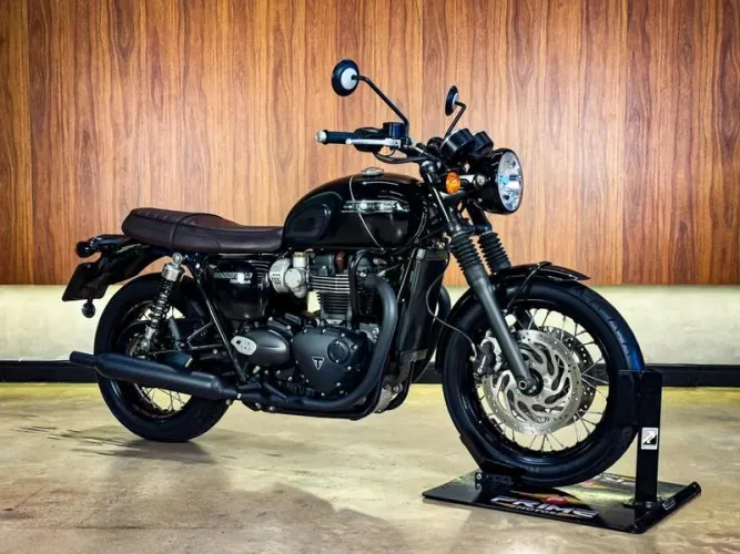 Triumph Bonneville T120 Black 2023