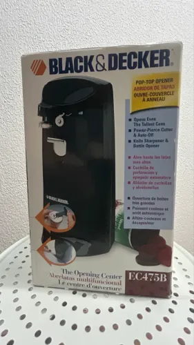 Abridor de latas Elétrico & Afiador de facas Black&Decker