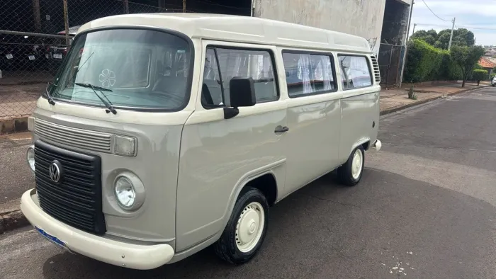 Volkswagen Kombi Standard 1.4 MI Total Flex 8V 2010
